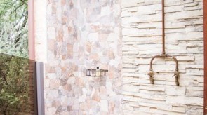 Makgoro Lodge Outside Shower